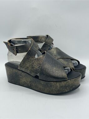 Amuse Society x Matisse Black Leather Platform Sandals Gold Metallic Wash